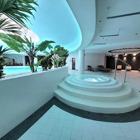 Appartement Hanza Tower Silver -20 Sauna & Pool & Jacussi